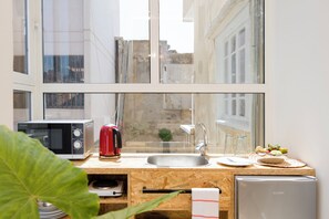 Boho3 - Eartha | Private kitchenette - Boho Studios & Apts in Mar Mikhael (Beirut)