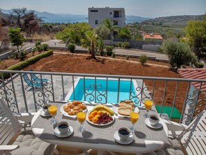 Vila família, 4 quartos, piscina particular | Vista do quarto