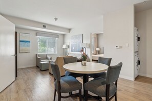 Dining - Simplicity At the Rim 1118 I Comfy 3 Bed 2 Bath (San Antonio)