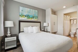 2 bedrooms, desk, iron/ironing board, travel cot