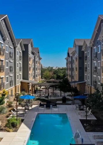 Simplicity At the Rim 1404 I Comfy 2 Bed 2 Bath