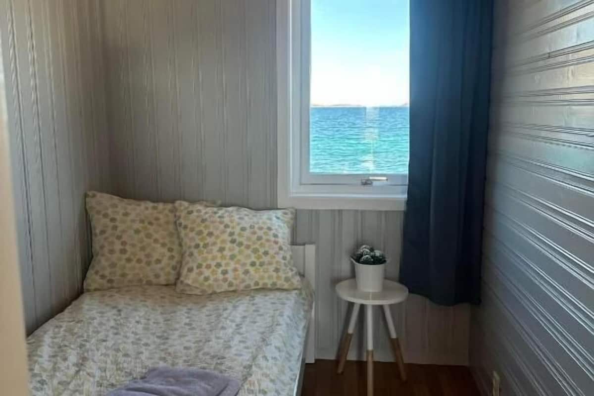 1 bedroom, cribs/infant beds, rollaway beds, free WiFi