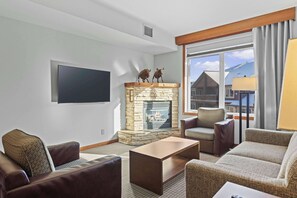 Fernseher, Kamin, Arbeitsbereiche