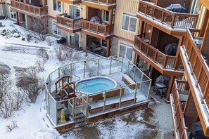 Terrace/patio - Falcon Crest Sunrise Retreat (Canmore)
