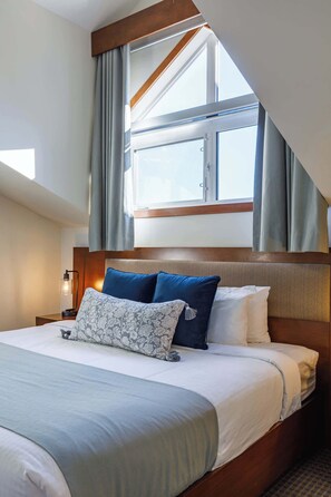 2 bedrooms, iron/ironing board, travel crib, free WiFi - Falcon Crest Sunrise Retreat (Canmore)