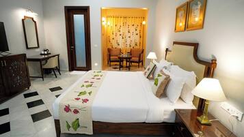 Deluxe Room | Desk, laptop workspace, free WiFi