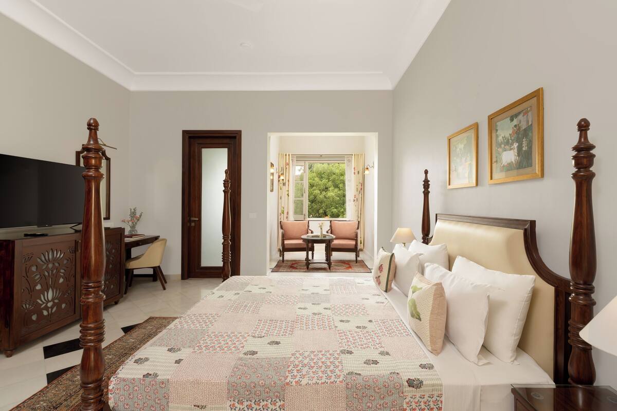 Deluxe Double Room, Mountain View | Egyptian cotton sheets, premium bedding, desk, laptop workspace