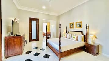 Deluxe Double Room, Hill View | Desk, laptop workspace, free WiFi