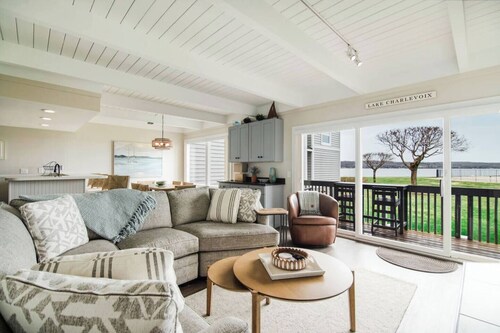 Landing: Beach -Pool-Private Boat slip