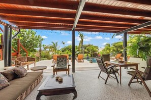 Outdoor dining - Bali Suites - Sanur suite (Willemstad)