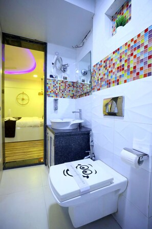 Hair dryer, towels - Entire Villa ( 4.5 BHK ) (Mumbai)