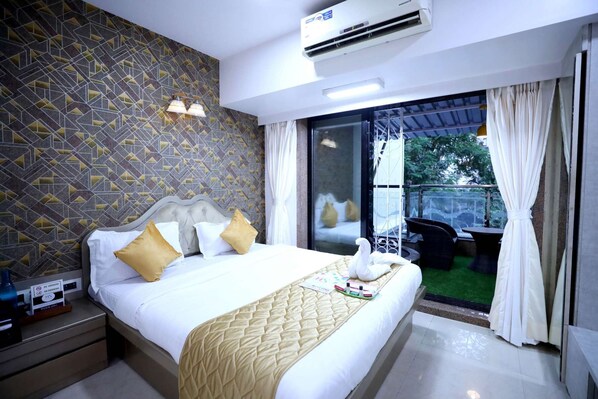 1 bedroom, desk, iron/ironing board, WiFi