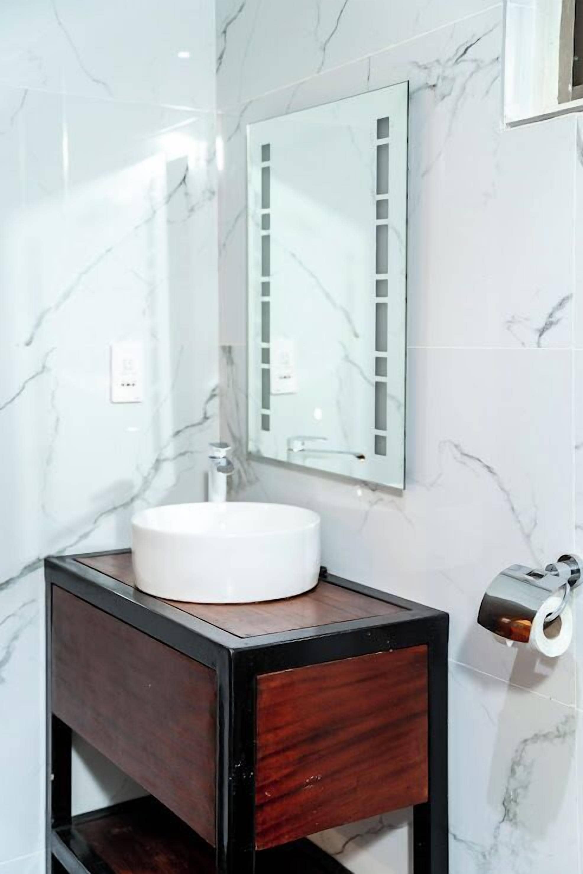 Classic Studio, Garden View | Bathroom | Shower, slippers, towels, soap