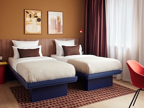 Large Studio, Kitchenette - Twin Beds