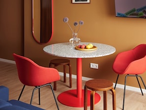 L Studio, Kitchenette, Living Area | 1 bedroom, premium bedding, minibar, in-room safe