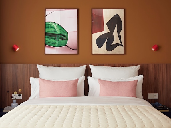1 bedroom, premium bedding, minibar, in-room safe
