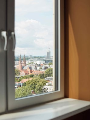 1 bedroom, premium bedding, minibar, in-room safe