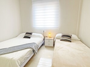 2 bedrooms, iron/ironing board, free WiFi, bed sheets