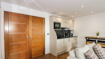 Utensilis de cuina, vaixella i coberteria