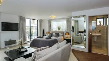 1 bedroom, individually decorated, individually furnished, free WiFi