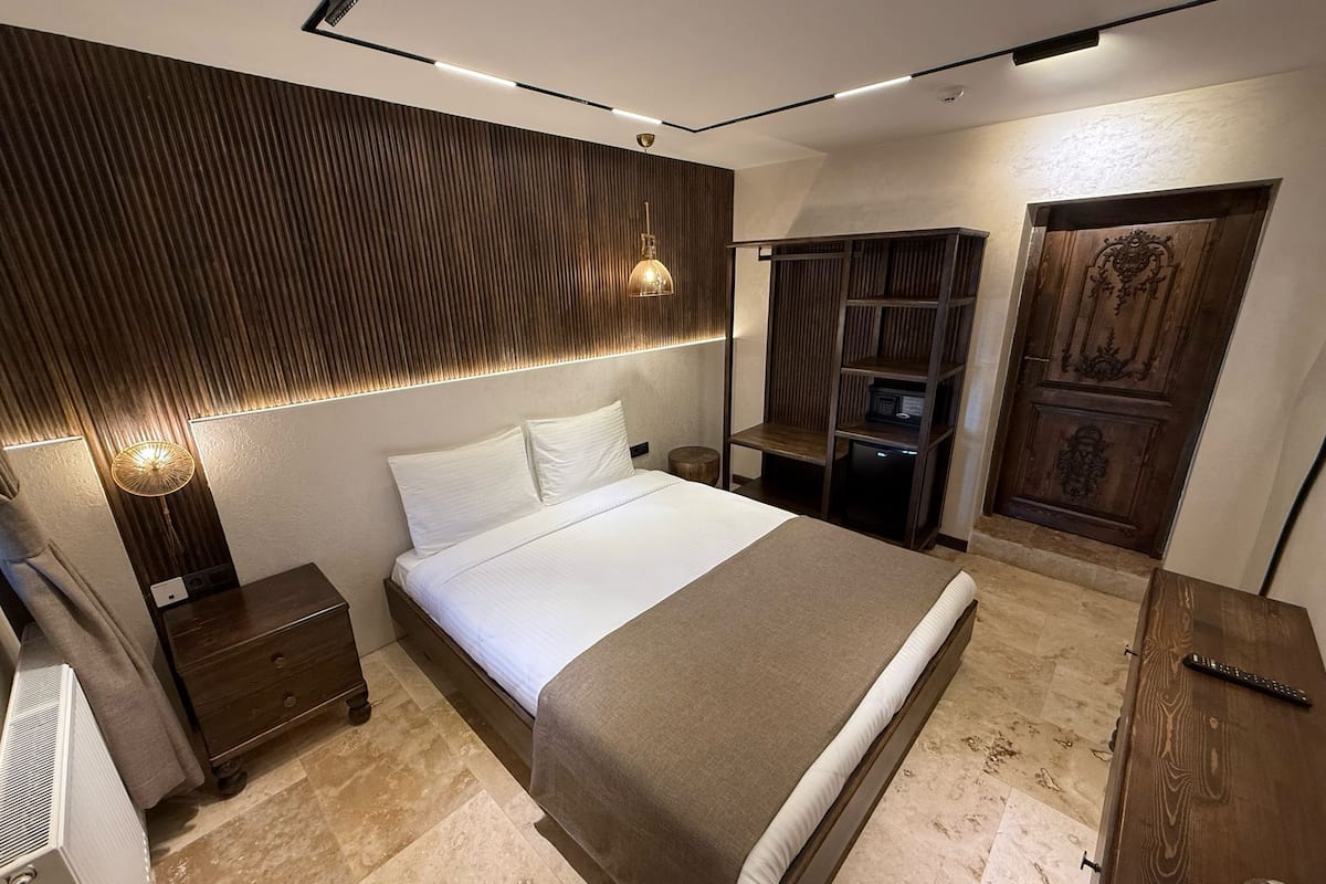 Premium bedding, minibar, in-room safe, blackout curtains