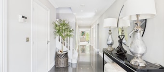 3 Bed Luxury Family Home, with Self-Check in & Direct Train to London