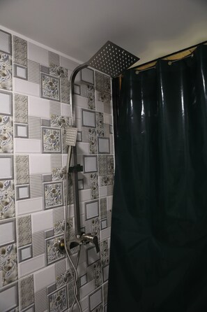 Slippers - Panorama Sormoni (Tsqaltubo)