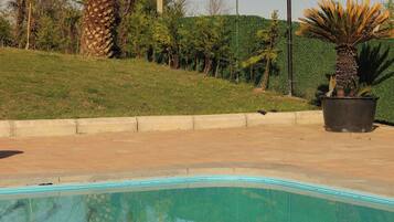 Kolam renang outdoor