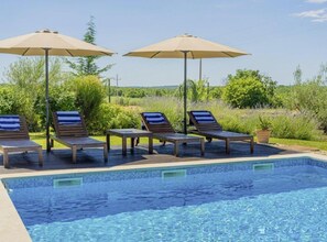 Villa (Poolside Grand Retreat Villa) | Piscine extérieure