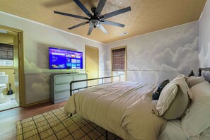 3 bedrooms, iron/ironing board, WiFi, bed sheets