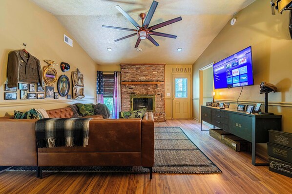 TV, fireplace, offices