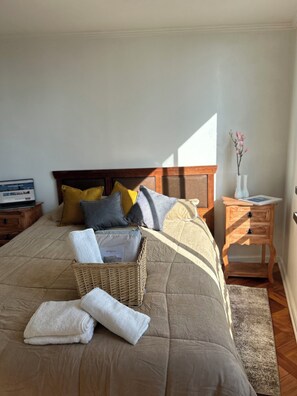 1 bedroom, WiFi, bed sheets