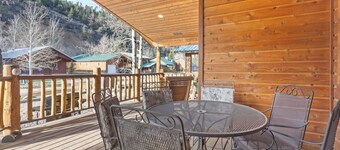 New Listing! "Heaven's Hideaway" 3 Bedroom, In Town, Close to River, Free WIFI