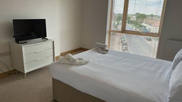 2 bedrooms, iron/ironing board, WiFi, bed sheets
