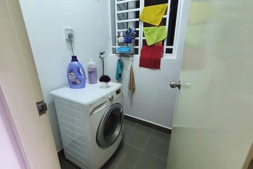 New modern condo (1) with pool @ Bangi