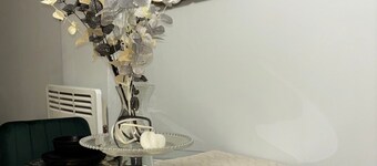 The Ivy Cinema Suite | Guesthouse