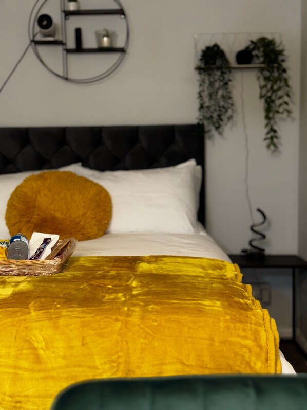 1 slaapkamer, een strijkplank/strijkijzer, gratis wifi, beddengoed