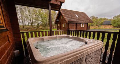 Traditionell-Lodge-Eigenes Badezimmer-Bergblick