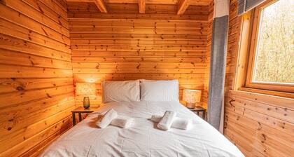 Traditionell-Lodge-Eigenes Badezimmer-Bergblick