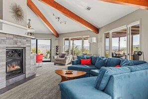 TV, fireplace, offices