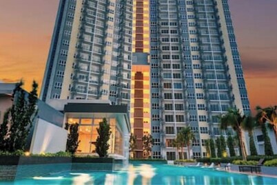 Modern condo (3) with air cond. and pool at bangi