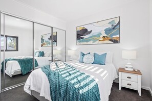 1 habitación, escritorio, tabla de planchar con plancha y wifi gratis 