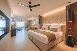 Pengeskab på værelset, skrivebord, arbejdsområde til bærbare computere