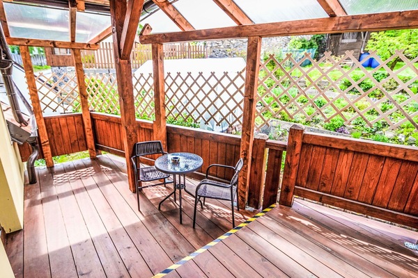 Holz, Veranda, Fussboden, Holzboden, Flooring, Hartholz, Holzbeize, Deck, Geländer, Planke