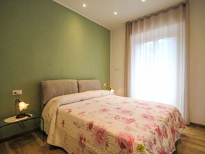 1 Schlafzimmer, Bügeleisen/Bügelbrett