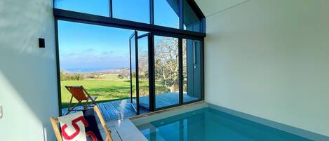 Innenpool, beheizter Pool