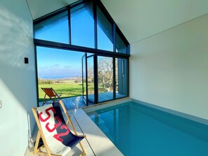 Indoor pool, a heated pool - Hiran Ma Wel Architect-designed house with sea view (Kerbors)