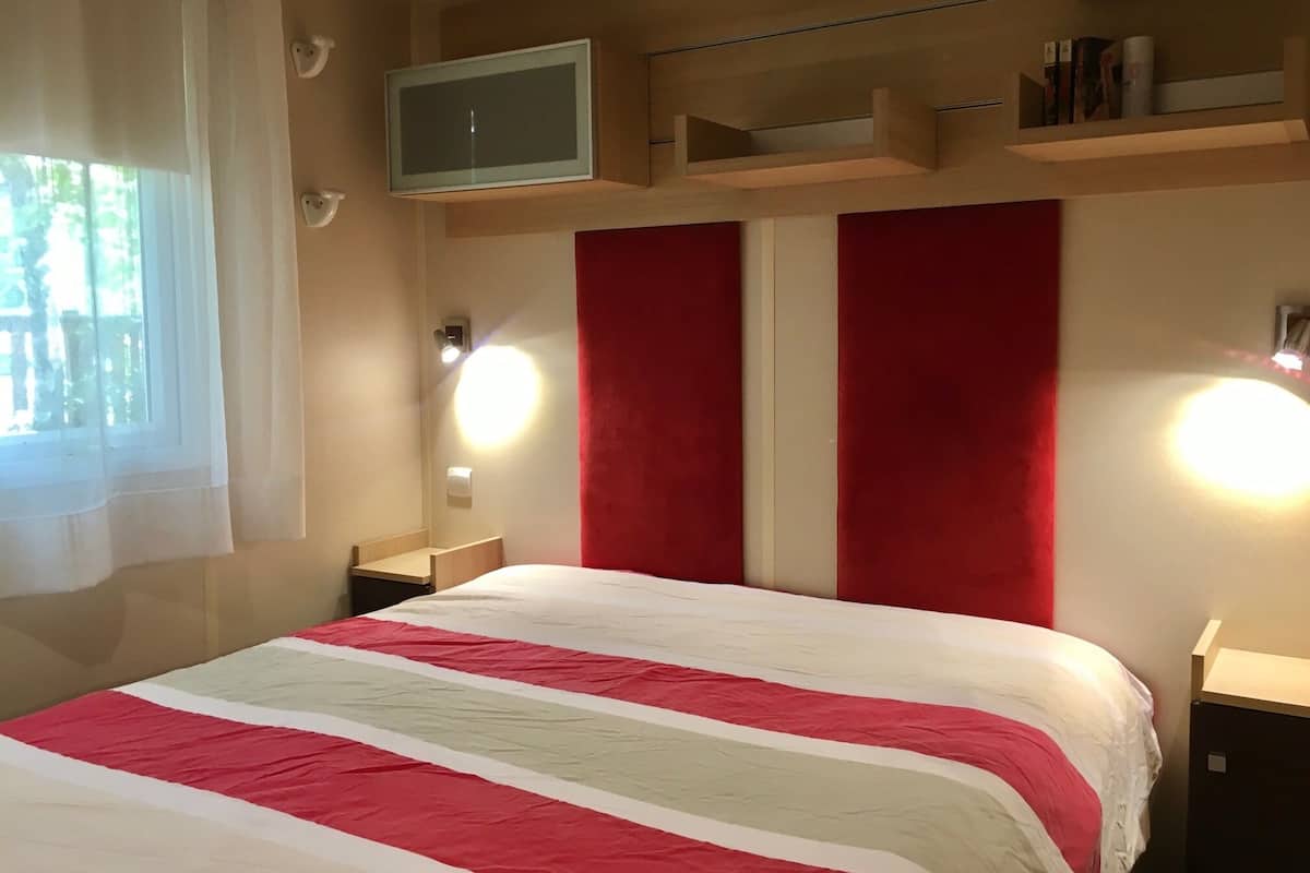 A06 - Prestige - 2ch 4pers | 3 bedrooms, individually decorated, individually furnished, free WiFi