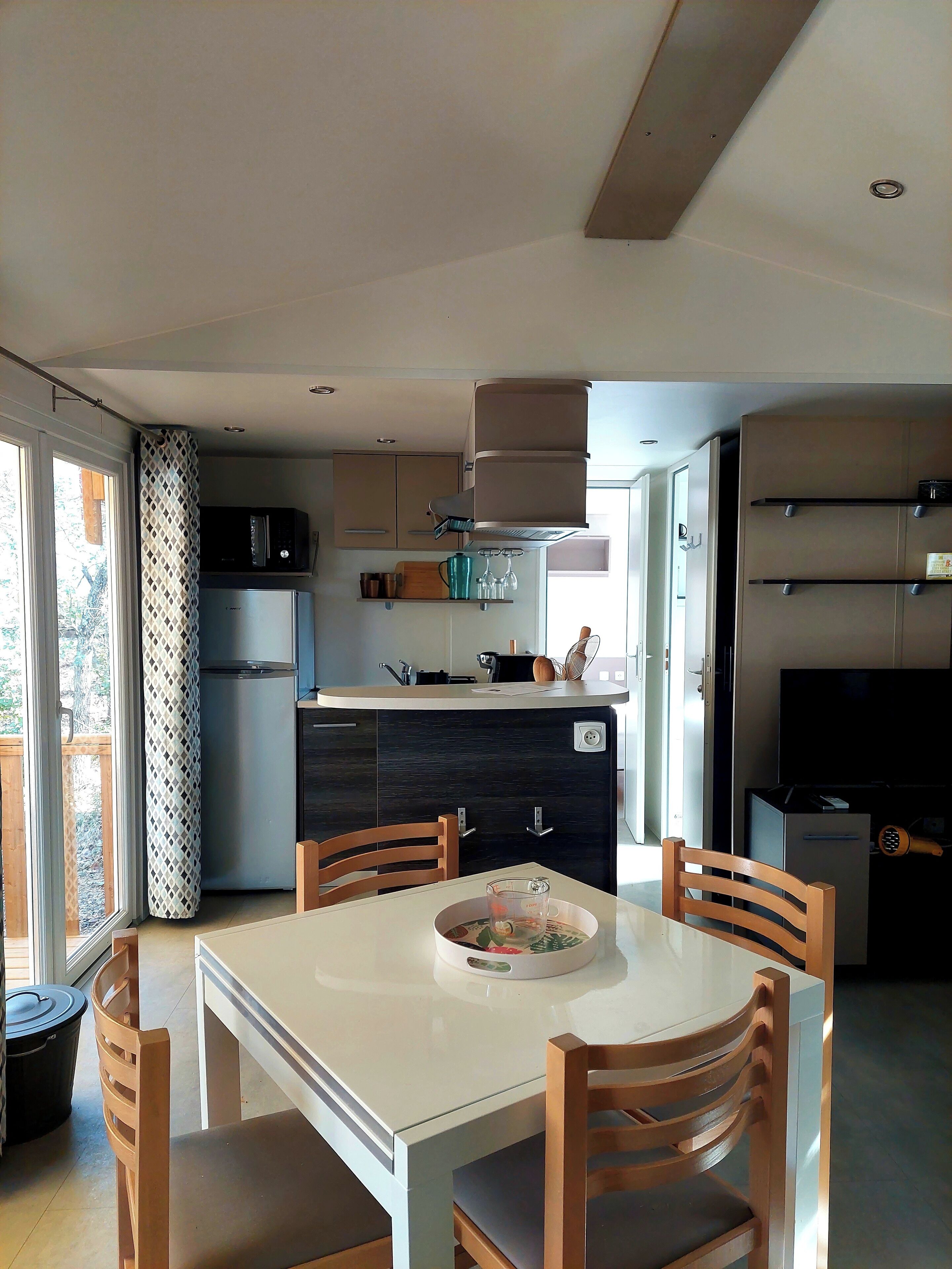 G06 : Prestige - 2ch 4pers | 客廳 | 32 吋電視連數碼電視頻道、足球機、乒乓球設施