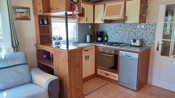 A07 - Prestige - 3ch 5pers  | Private kitchen | Full-sized fridge, microwave, oven, stovetop